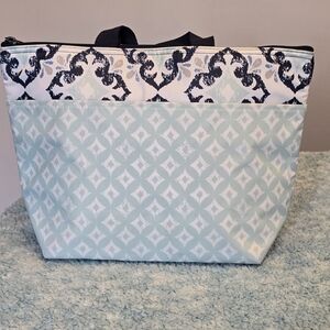Thirty-One Thermal Lunch Tote Bag in "Fab Flourish" Pattern